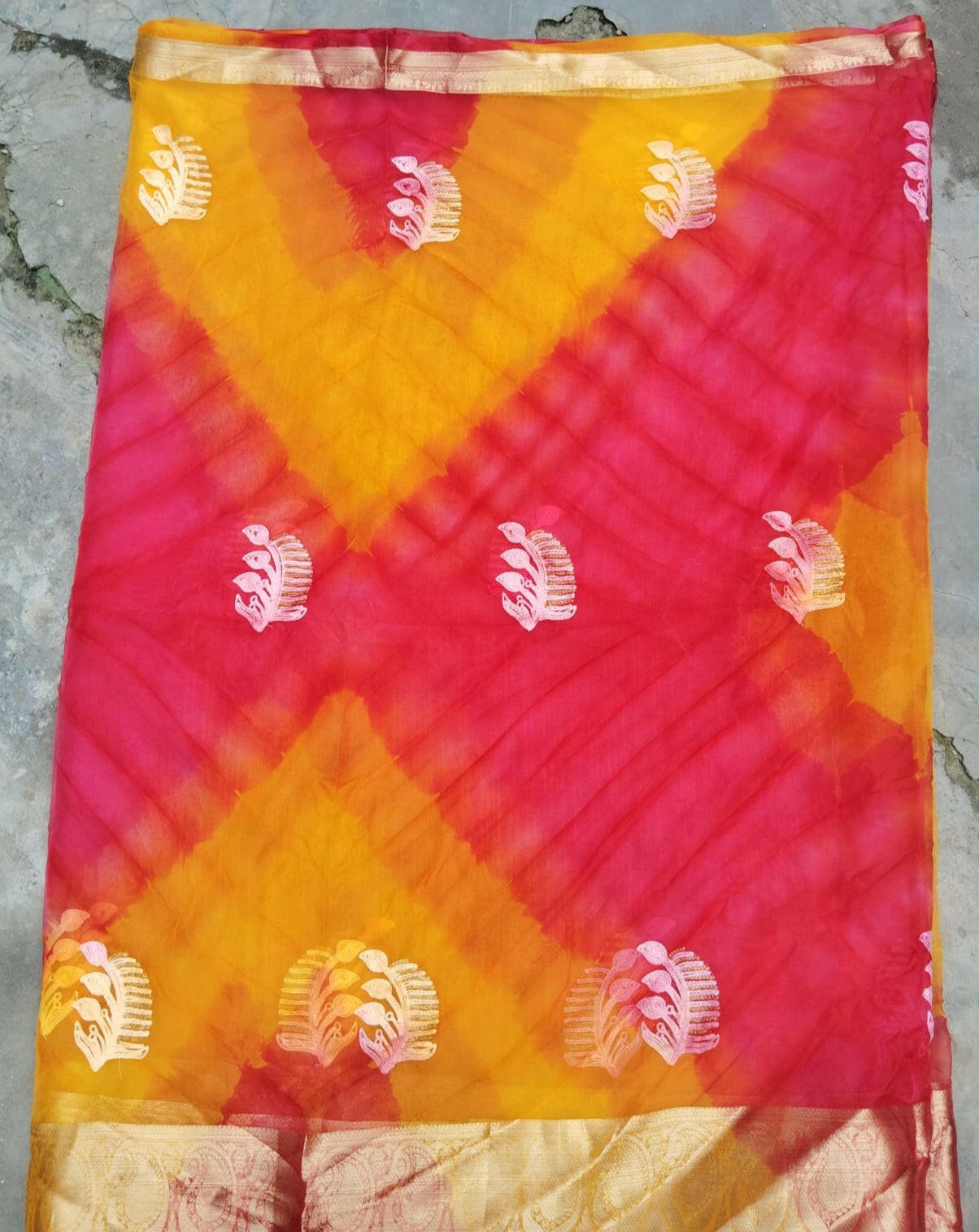 Organza Viral Saree.